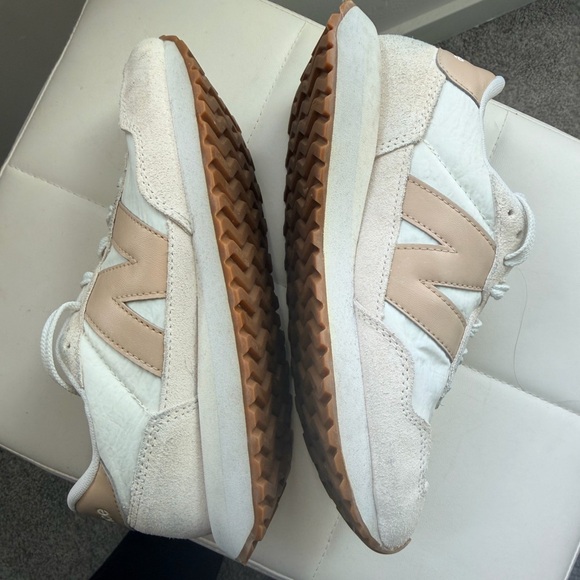 New Balance 237 Cream Suede Sneakers 6.5(US) - Picture 4 of 14